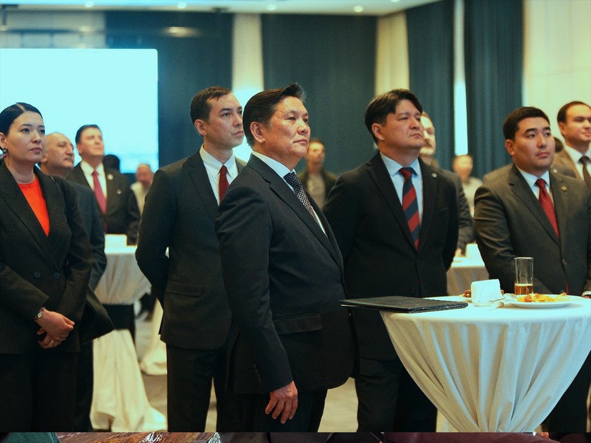 Kırgızistan'da, 23 Ekim'in Uluslararası Kar Leoparı Günü ilan edilmesi nedeniyle kutlama etkinliği...