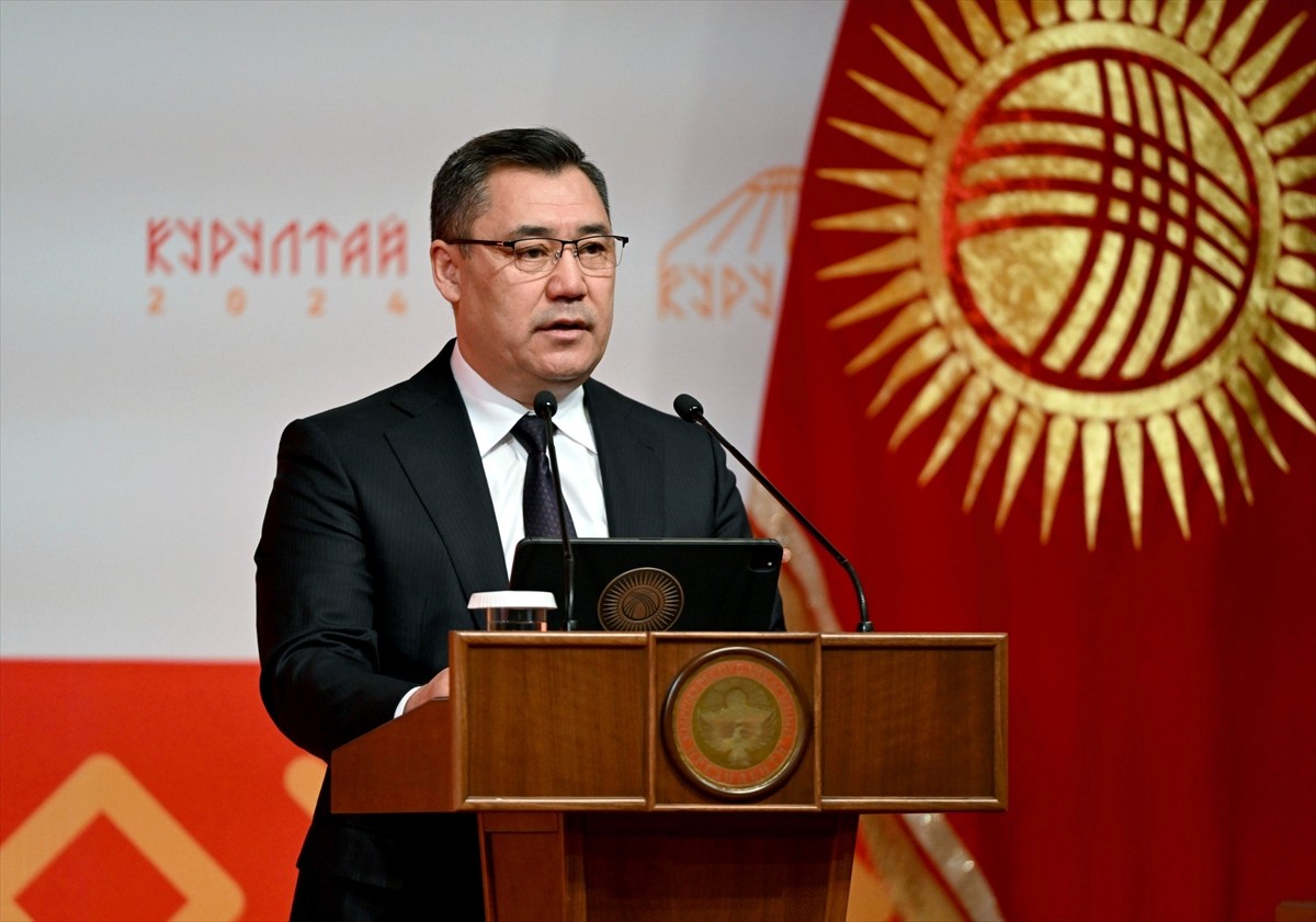 Kırgızistan'da, ülkenin gündemindeki konular hakkında tavsiye kararı alma yetkisine sahip 3. Halk...