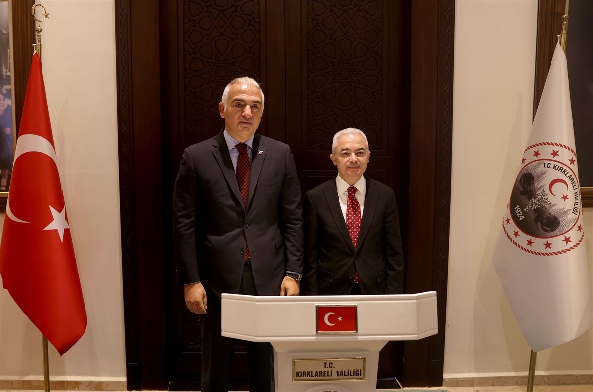 Kültür ve Turizm Bakanı Mehmet Nuri Ersoy (solda), Kırklareli Valiliğini ziyaret etti. Valilik anı...