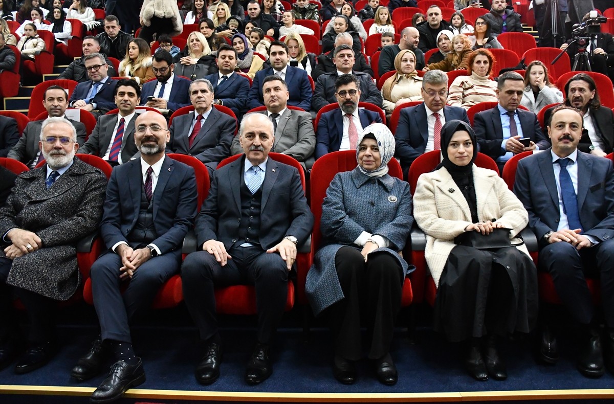 Kuzey Makedonya'nın Kalkandelen şehrindeki Türkiye Maarif Vakfı (TMV) Okulu'nda 21 Aralık Türkçe...