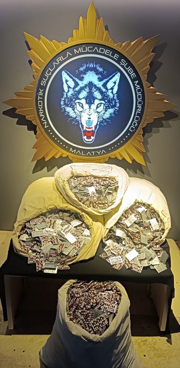 Malatya'da uyuşturucu operasyonunda 105 bin 167 sentetik hap ele geçirildi, gözaltına alınan 6...