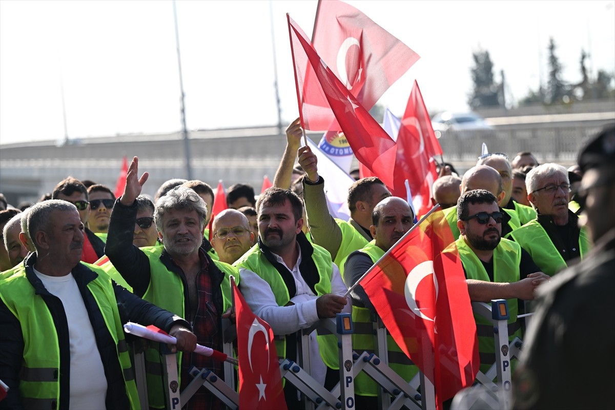 Martı-TAG uygulamasının korsan taşımacılık yaparak haksız rekabete yol açtığı gerekçesiyle...