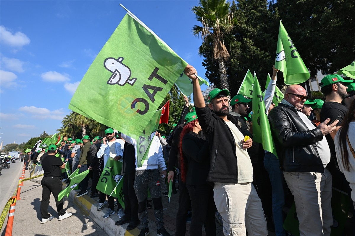 Martı-TAG uygulamasının korsan taşımacılık yaparak haksız rekabete yol açtığı gerekçesiyle...