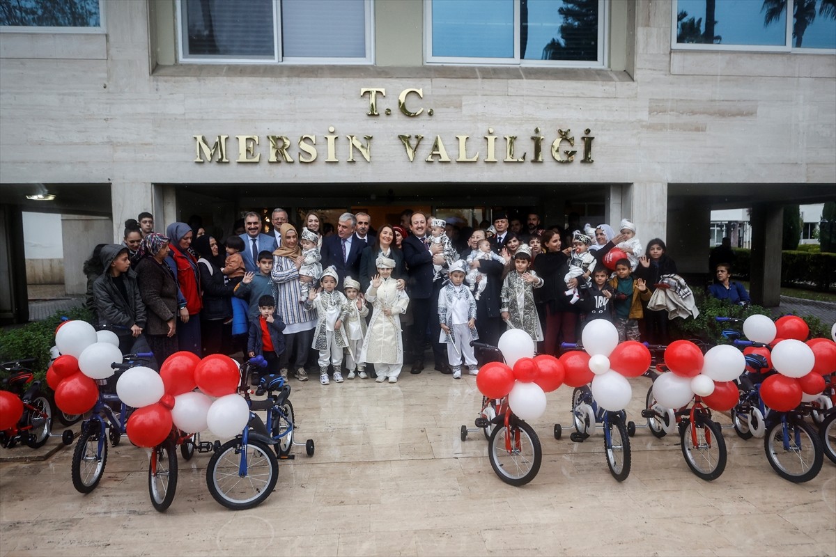 Mersin Valiliği ve Adana Vakıflar Bölge Müdürlüğünce 20 çocuk için sünnet töreni düzenlendi....