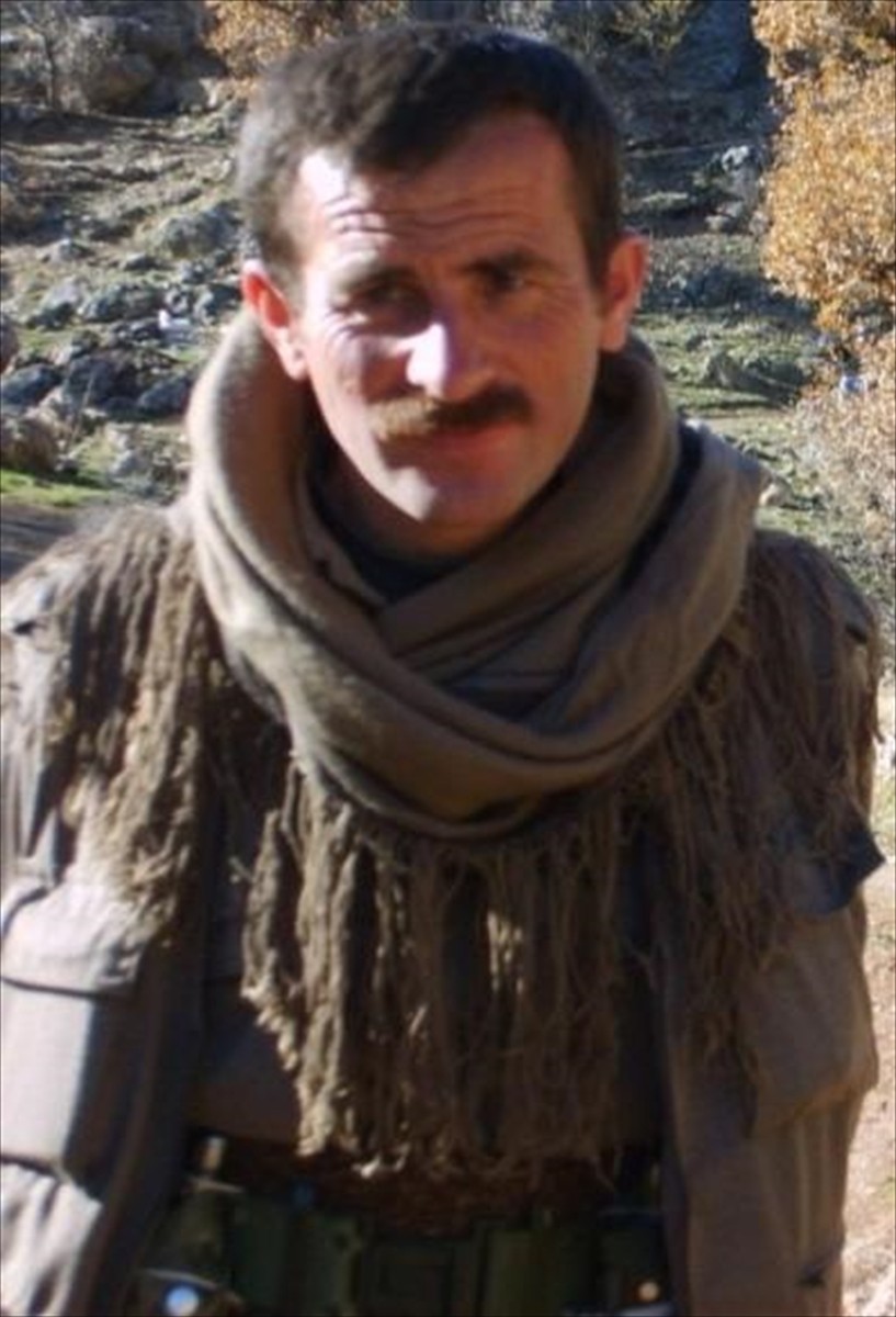 MİT, terörden arananlar listesinde kırmızı kategoride yer alan PKK/YPG’nin sözde sorumlularından...