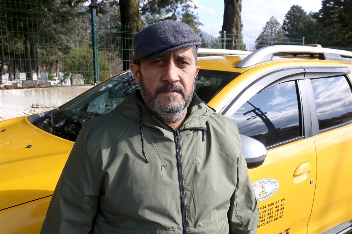 Muğla'da ambulans helikopterin hastane binasına çarparak düşmesi sonucu 2 pilot, 1 hekim ve 1...