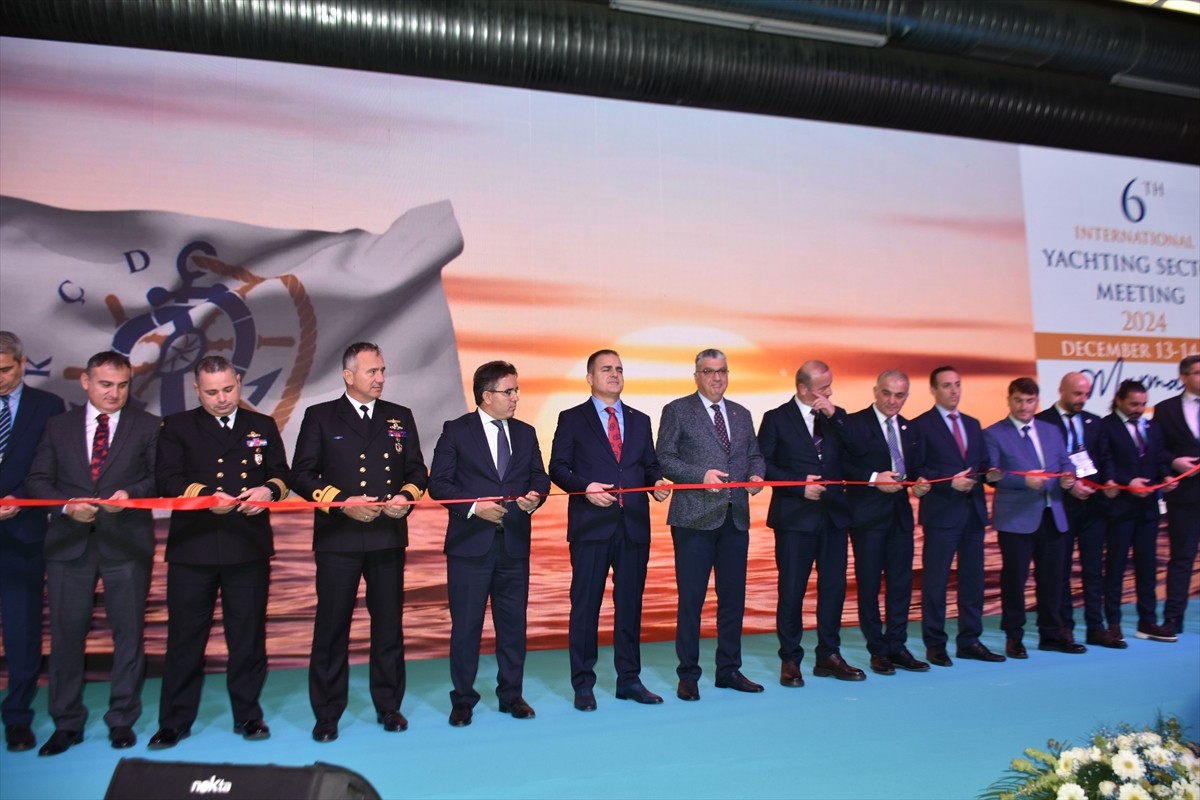 Muğla'nın Marmaris ilçesinde, Türkiye Yat Kaptanları ve Çalışanları Derneğince organize edilen "6....