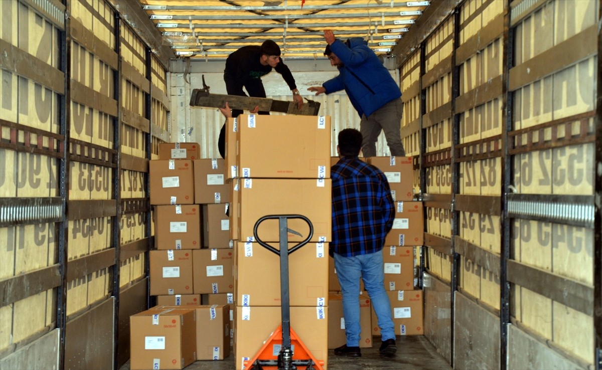 Muş Valiliği Sultan Alparslan Tekstilkent ile kentin farklı noktalarında açılan atölye ve...