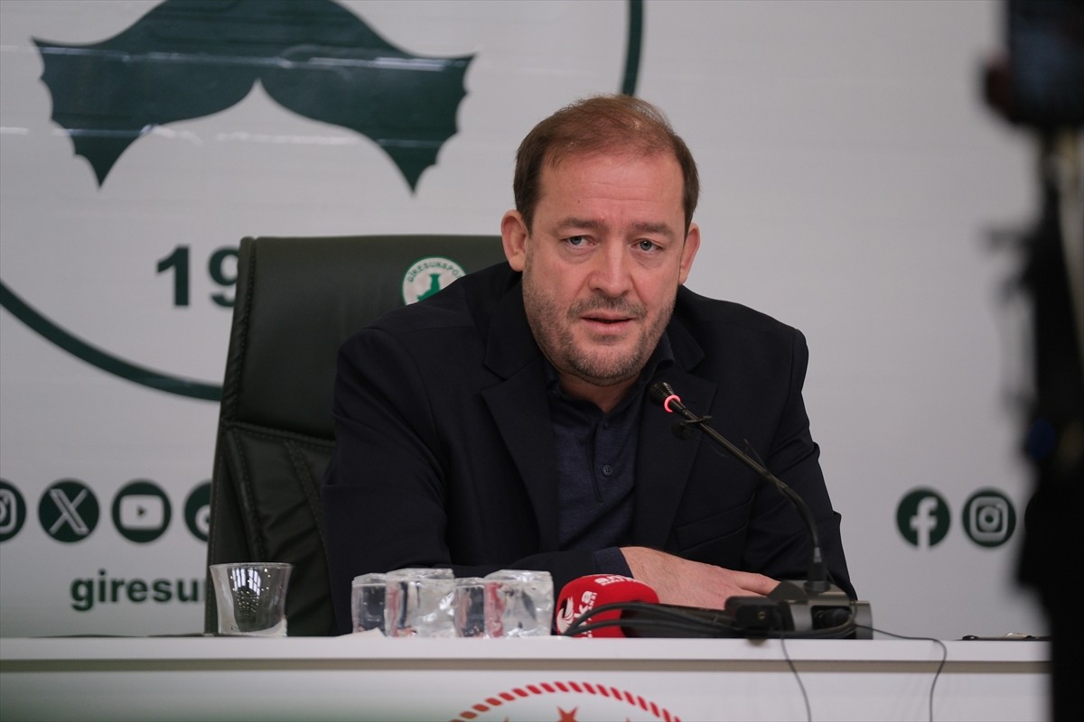 Nesine 2. Lig Kırmızı Grup ekiplerinden Giresunspor'un kulüp başkanı Emin Eltuğral, Çotanak Spor...