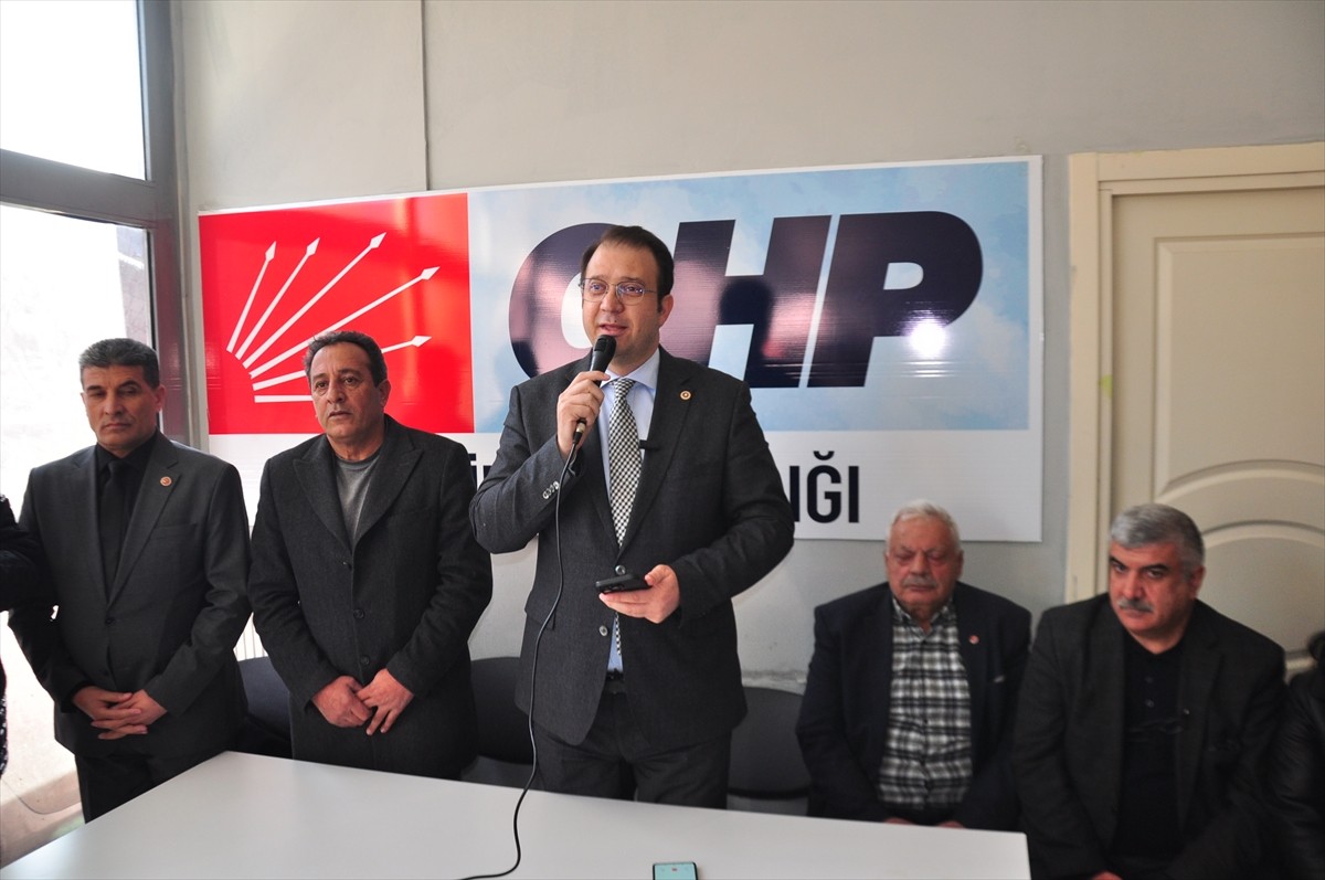 Partisinden kesin ihraç istemiyle Disiplin Kurulu'na sevk edilen CHP Kars Milletvekili İnan Akgün...