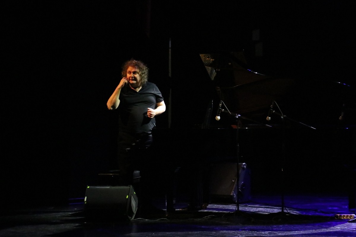 Piyanist ve besteci Tuluyhan Uğurlu, "Mehmet Akif Ersoy'u Anma Haftası" etkinlikleri kapsamında...