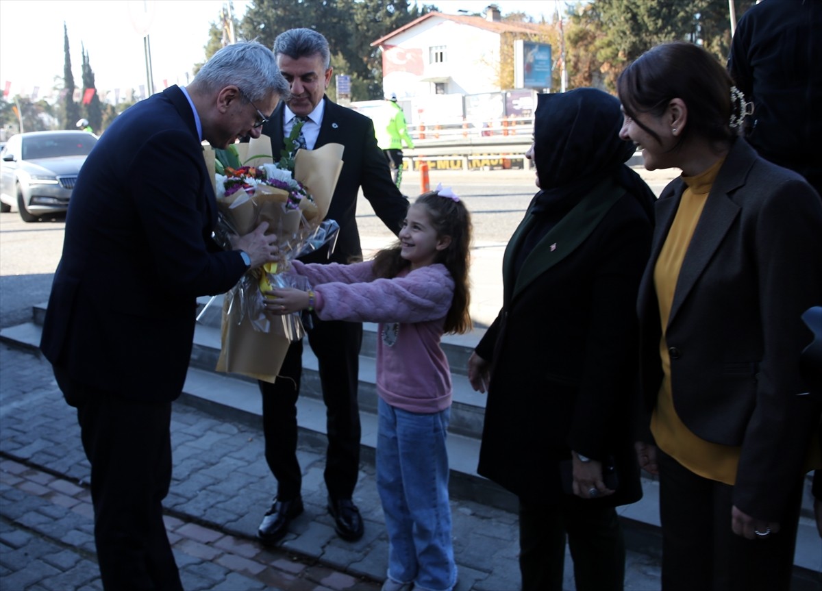 Sağlık Bakanı Kemal Memişoğlu,  Şanlıurfa Valiliğini ziyaret etti.