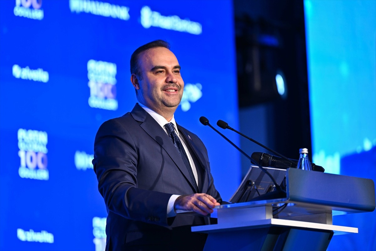 Sanayi ve Teknoloji Bakanı Mehmet Fatih Kacır, Platin Dergisi tarafından bu yıl 7. kez düzenlenen...