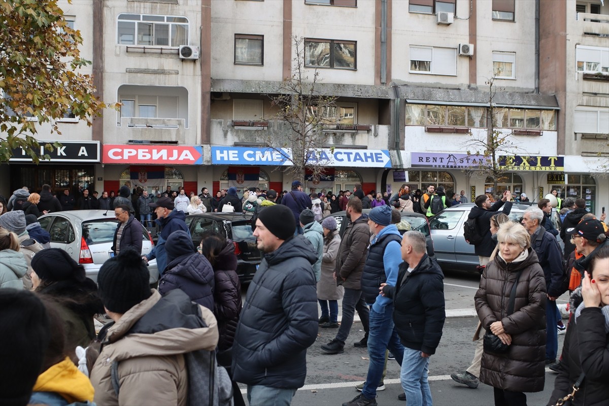 Sırbistan'ın kuzeyindeki Novi Sad'da bulunan tren istasyonunda 15 kişinin ölümüne yol açan kazanın...