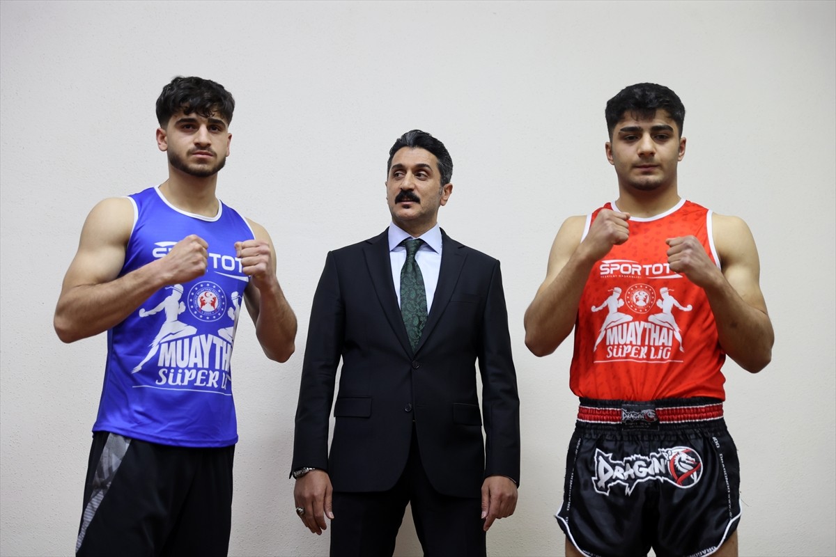 Sivas'ta yarın düzenlenecek Spor Toto Muaythai Süper Ligi sezon finalinde 6 müsabakada 12 sporcu...