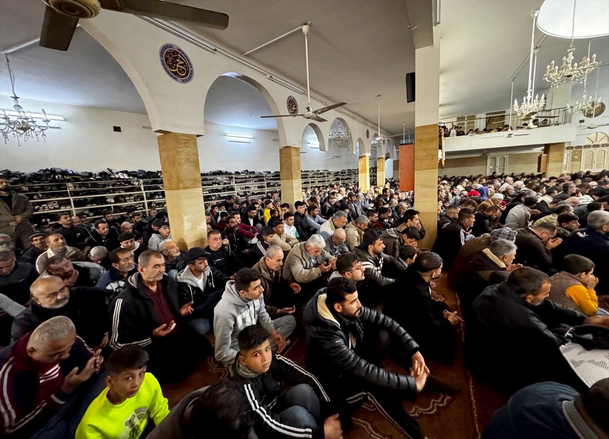 Suriye'de 61 yıllık Baas rejiminin devrilmesinden sonra Lazkiye ilindeki Türkmen mahallesi ilk...