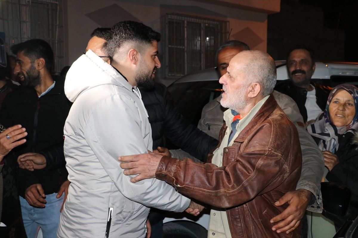 Suriye'de Esed rejiminin devrilmesinin ardından 21 yıldır bulunduğu Şam'daki Adra Cezaevi'nden...