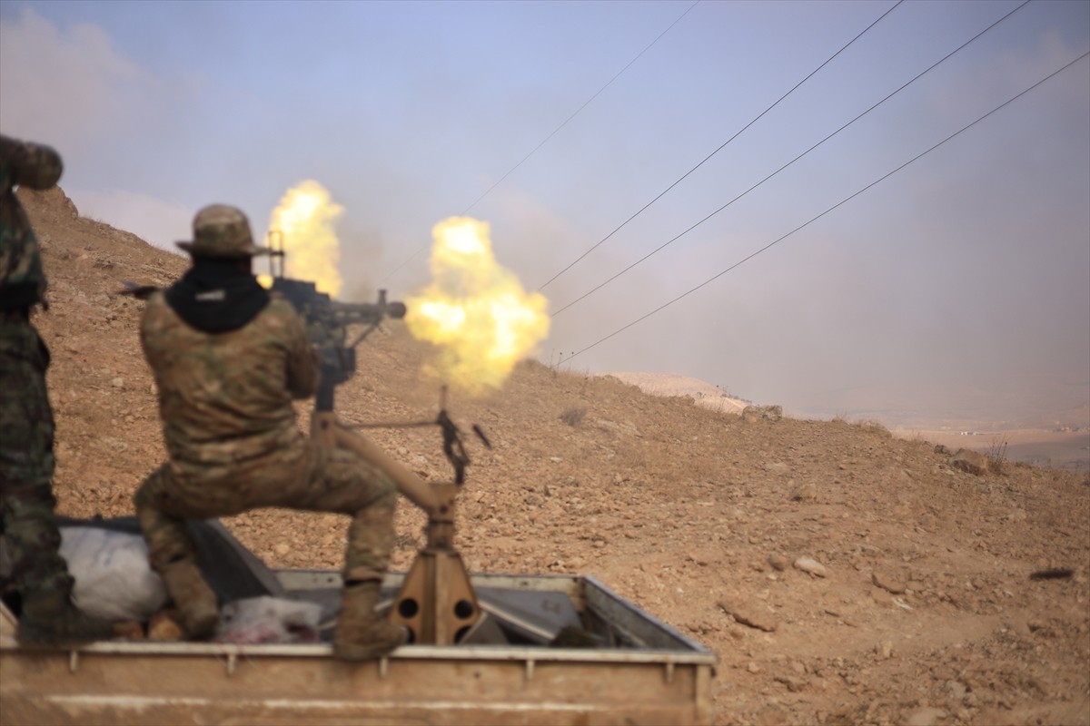 Suriye Milli Ordusu (SMO) güçleri, Özgürlük Şafağı Operasyonu kapsamında kurtardığı Münbiç...