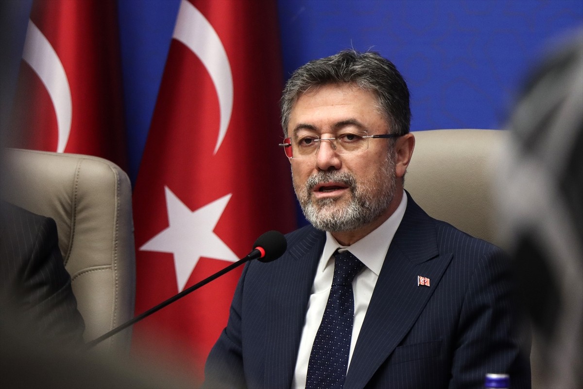 Tarım ve Orman Bakanı İbrahim Yumaklı, AK Parti Bursa İl Başkanlığı'nı ziyaret ederek konuşma...