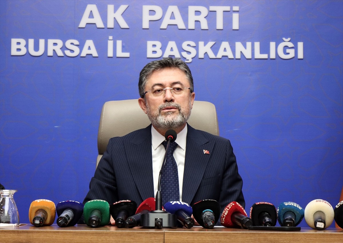 Tarım ve Orman Bakanı İbrahim Yumaklı, AK Parti Bursa İl Başkanlığı'nı ziyaret ederek konuşma...