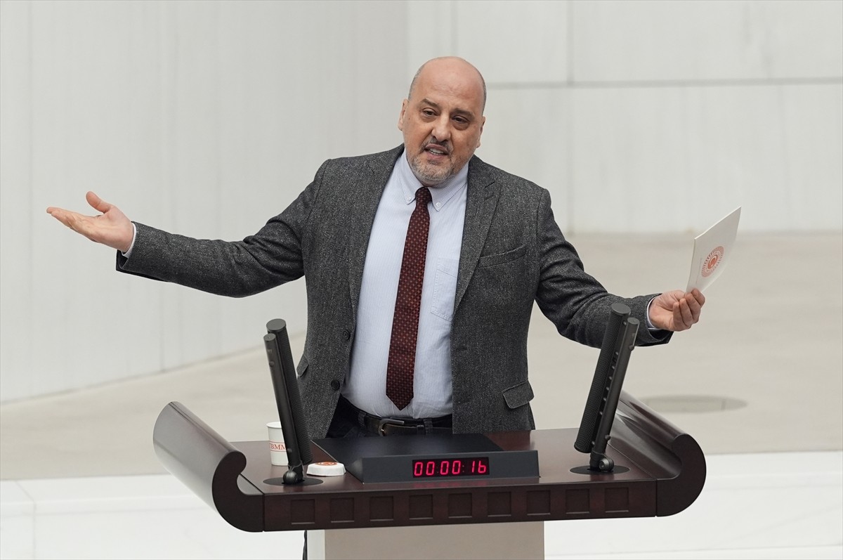 TBMM Genel Kurulunda, 2025 Yılı Merkezi Yönetim Bütçe Kanunu Teklifi'nin maddelerinin...