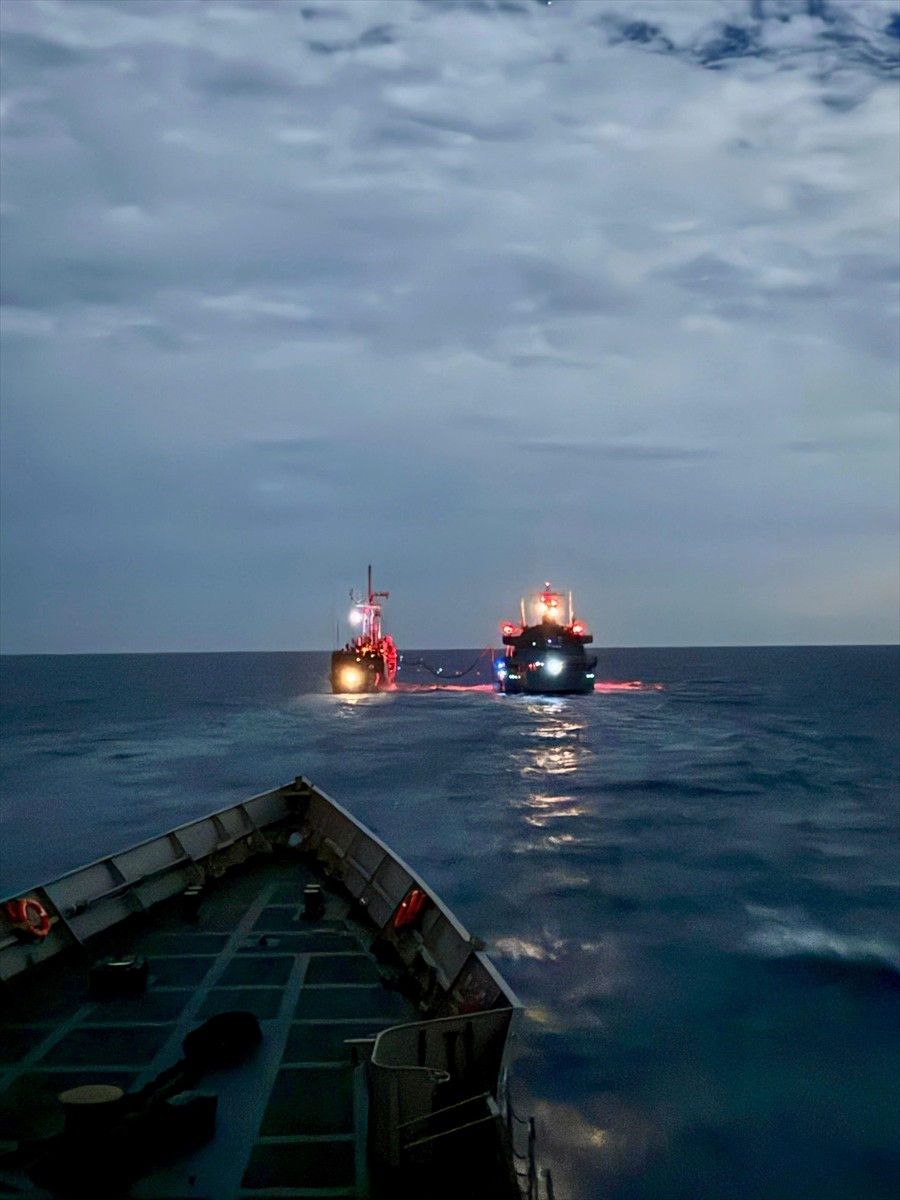  TCG Gaziantep ve TCG Gelibolu fırkateynleri ile TCG Akar akaryakıt gemileri, Türk Deniz Görev...