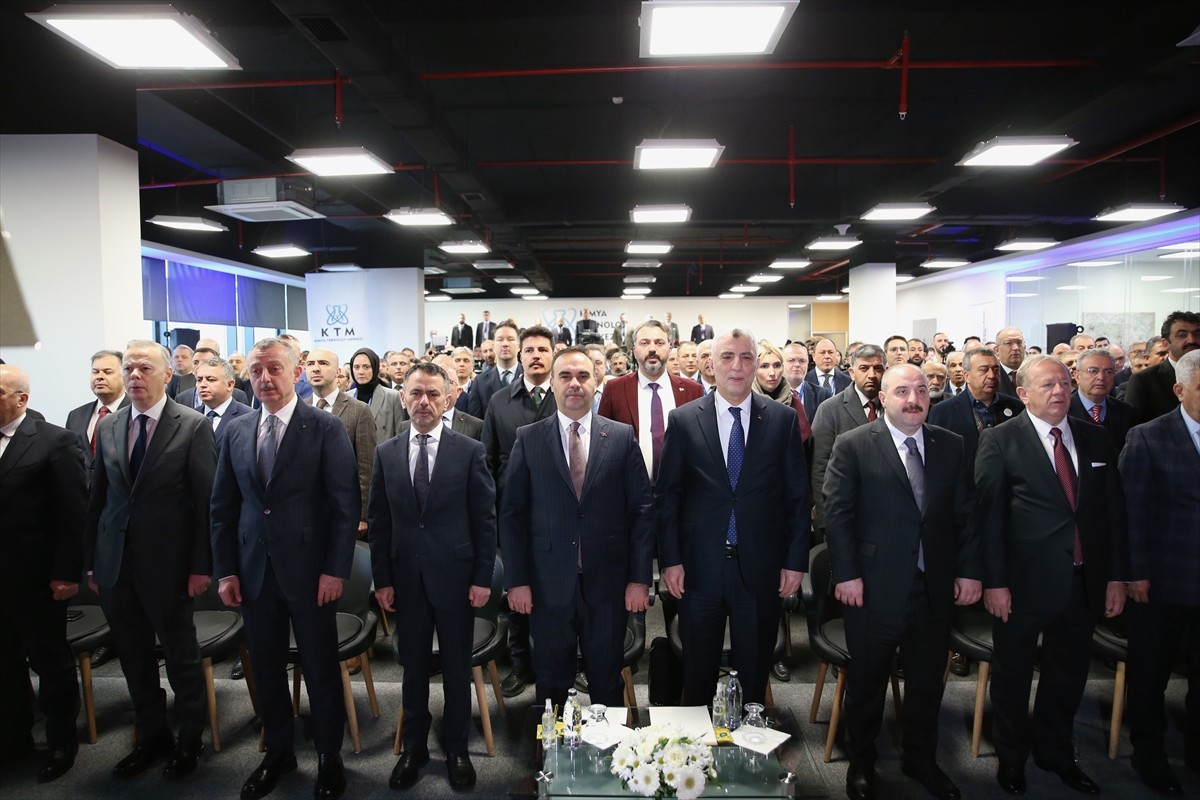 Ticaret Bakanı Ömer Bolat ve Sanayi ve Teknoloji Bakanı Mehmet Fatih Kacır, Kocaeli'de Bilişim...