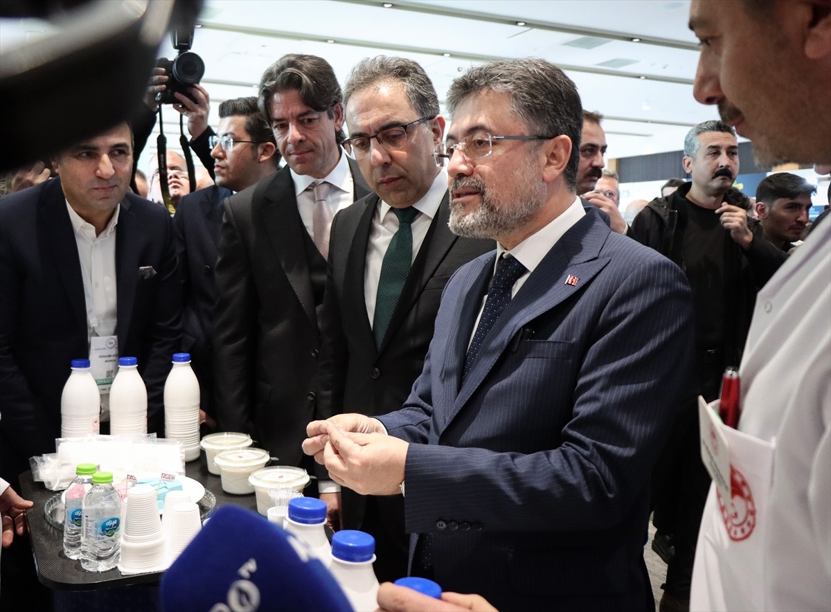 Tüm Süt, Et ve Damızlık Sığır Yetiştiricileri Derneğince (TÜSEDAD) Bursa'nın Orhangazi ilçesindeki...