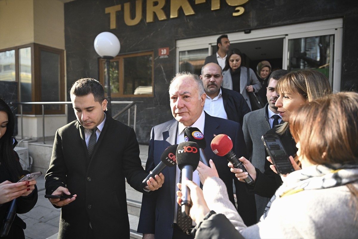 TÜRK-İŞ Başkanlar Kurulu, Asgari Ücret Tespit Komisyonu'nun 3'üncü toplantısı öncesi bir araya...