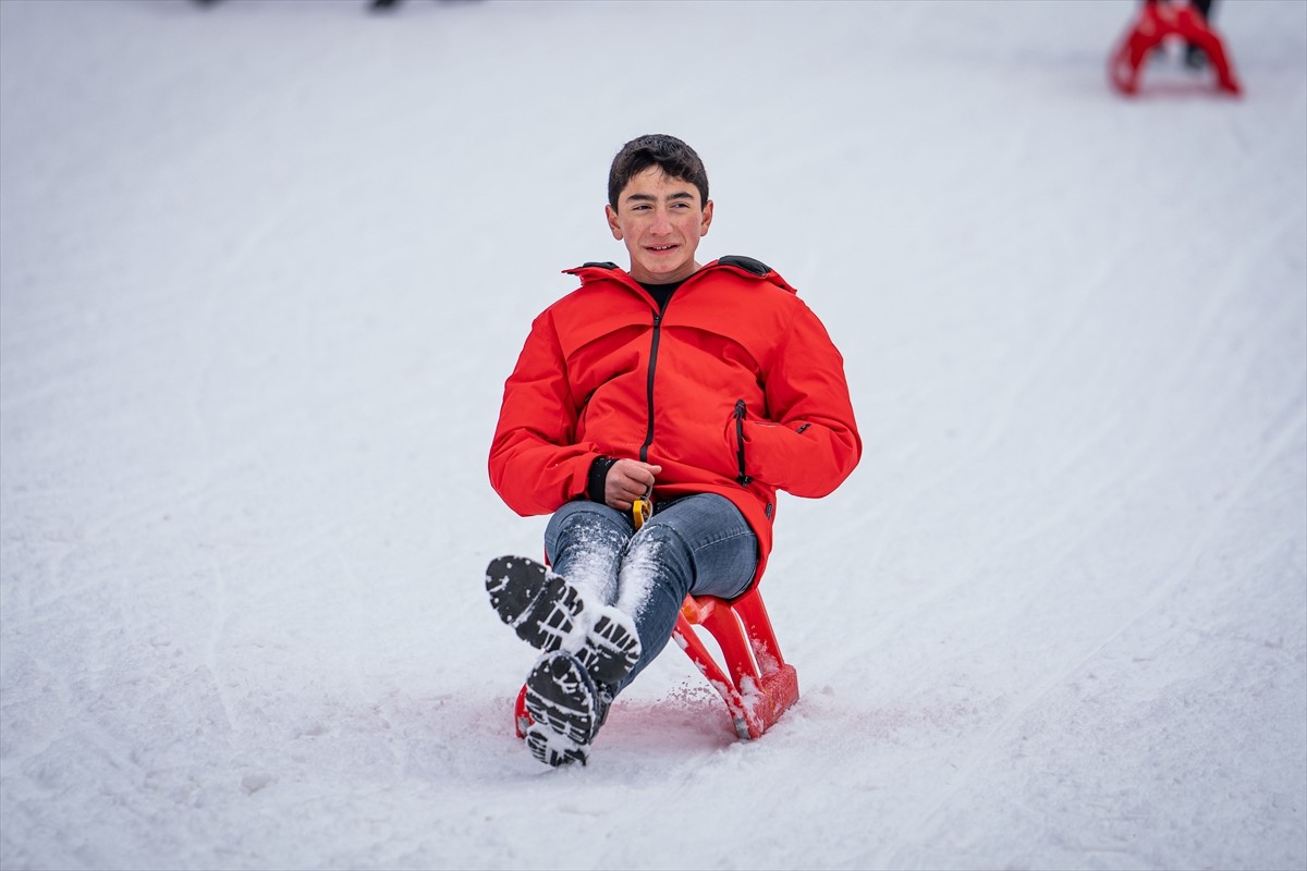 Türkiye'de en çok tercih edilen kış turizm noktalarından Erzurum'daki Palandöken Kayak Merkezi...