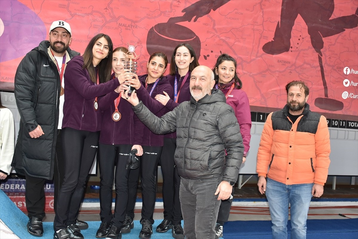 Türkiye Curling Süper Lig müsabakaları Erzurum'da sona erdi.