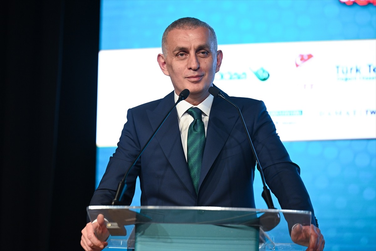 Türkiye Futbol Federasyonu (TFF) Başkanı İbrahim Hacıosmanoğlu, Turkuvaz Medya Merkezi'nde...