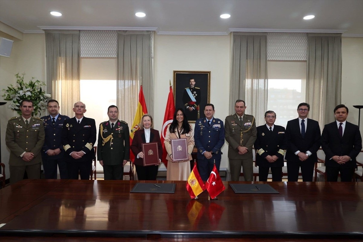 Türkiye ile İspanya arasında Jet Eğitim Uçağı Projesi'ne yönelik işbirliğinin temelini oluşturacak...
