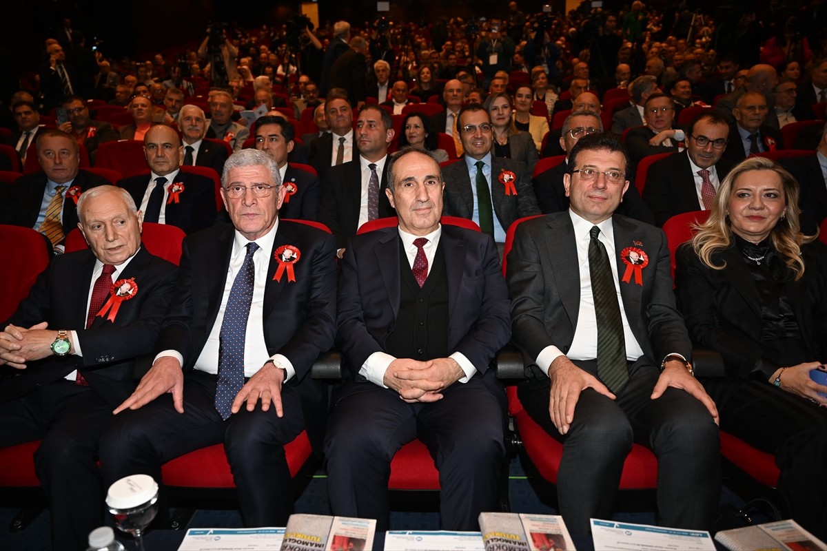 Ülke Politikaları Vakfınca düzenlenen "100. Doğum Gününde 9. Cumhurbaşkanı Süleyman Demirel'i Anma...