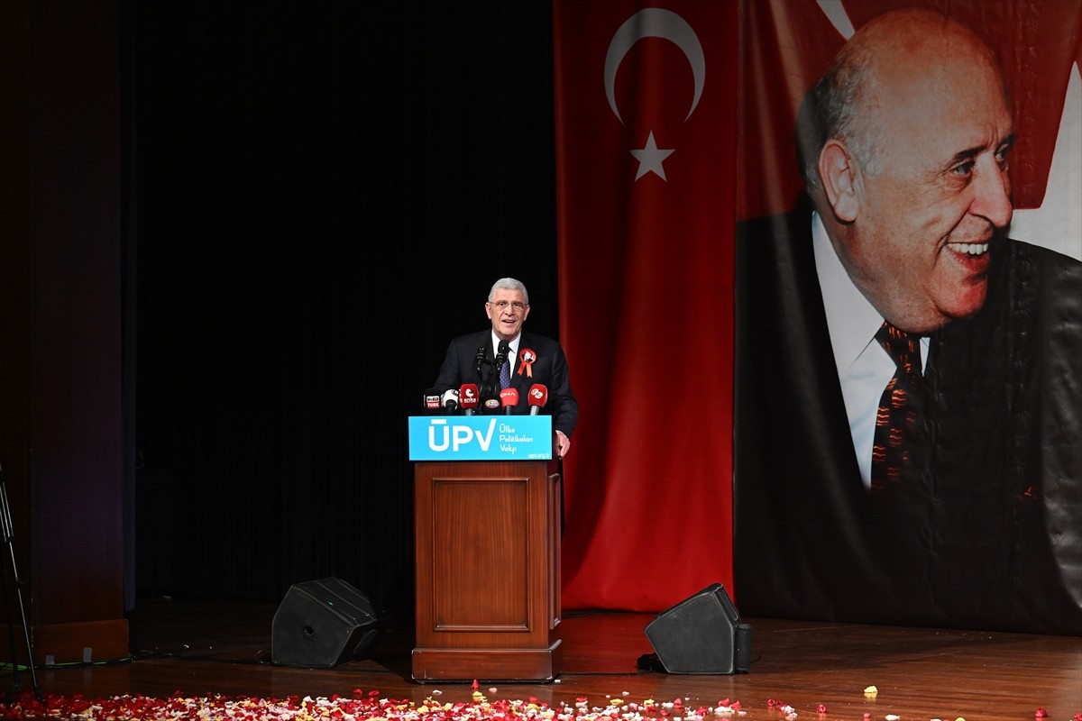 Ülke Politikaları Vakfınca düzenlenen "100. Doğum Gününde 9. Cumhurbaşkanı Süleyman Demirel'i Anma...