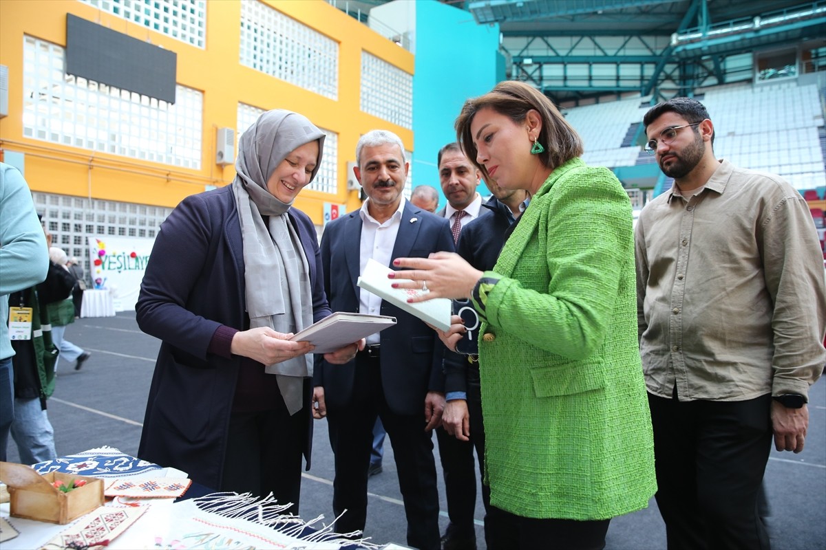 Van'da Yüzüncü Yıl Üniversitesi (YYÜ) ile Yeşilay Van Şubesi işbirliğinde bu yıl ilki düzenlenen...