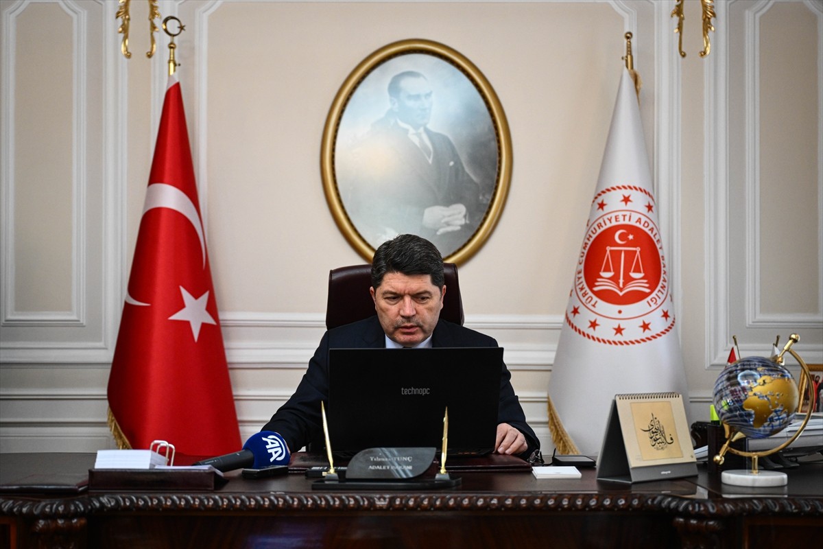 Adalet Bakanı Yılmaz Tunç, Anadolu Ajansının (AA) gözünden 2024'e damga vuran olaylara ve yaşama...