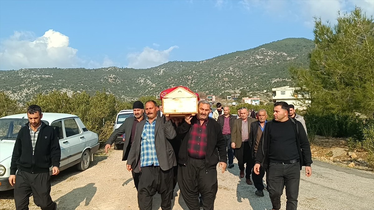 Adana'nın Kozan ilçesinde düğünde silahtan ateşlenen maganda kurşunuyla yaşamını yitiren 9...