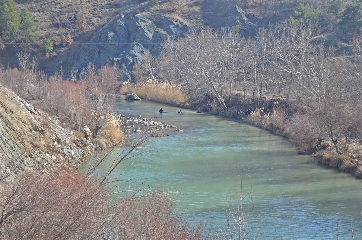 Adıyaman'da 11 gündür kayıp olan Nuriye Parmaksız'ı arama çalışmaları devam ediyor. Gölbaşı...