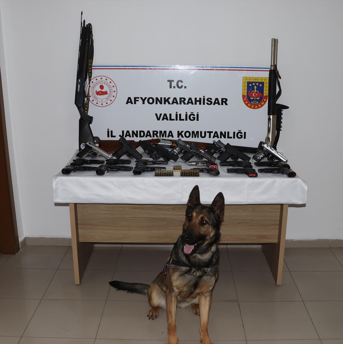 Afyonkarahisar'da söz, nişan, düğün ve asker eğlencelerinde havaya silahla ateş açan 17 şüpheli...