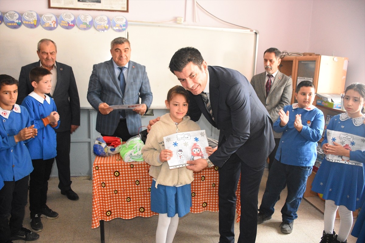 Afyonkarahisar'da Vali Vekili İhsan Ayrancı ile İl Milli Eğitim Müdürü Miraç Sünnetci, Susuz...