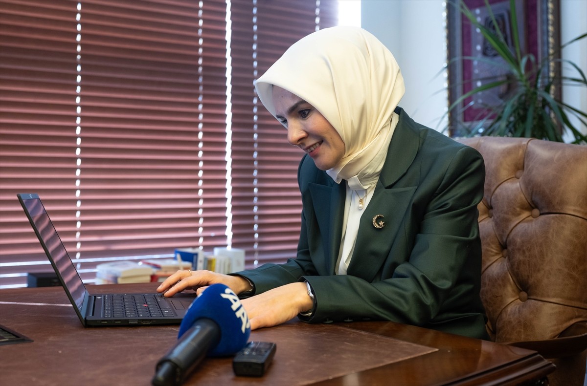 Aile ve Sosyal Hizmetler Bakanı Mahinur Özdemir Göktaş, Anadolu Ajansının (AA) gözünden 2024'e...