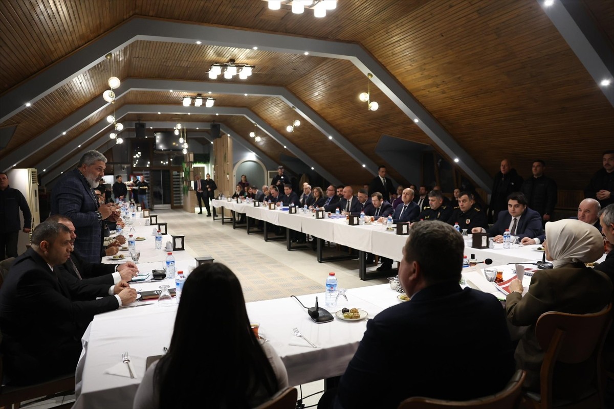 Aile ve Sosyal Hizmetler Bakanı Mahinur Özdemir Göktaş, Edirne'de Roman sivil toplum kuruluşları...