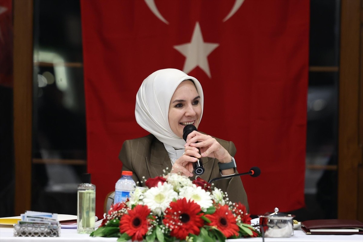 Aile ve Sosyal Hizmetler Bakanı Mahinur Özdemir Göktaş, Edirne'de Roman sivil toplum kuruluşları...