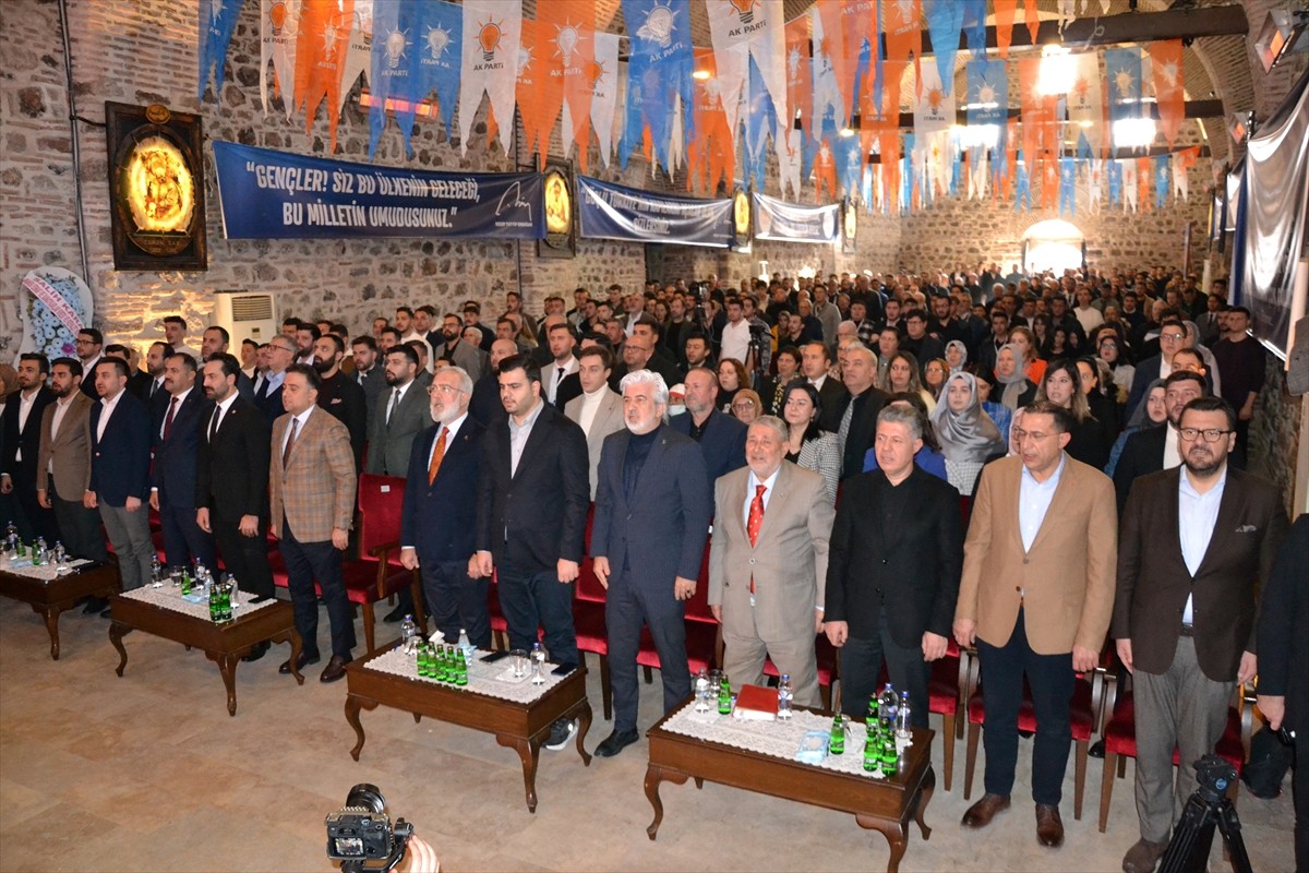 AK Parti Manisa İl Gençlik Kolları 7. Olağan Kongresi, Tarihi Bedesten Nikah Salonu'nda yapıldı....