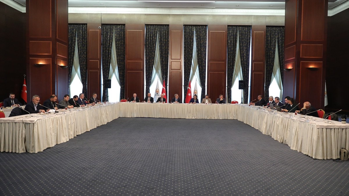 AK Parti Siyasi ve Hukuki İşler Başkanlığı tarafından düzenlenen "Yeni Anayasa" çalıştaylarının...