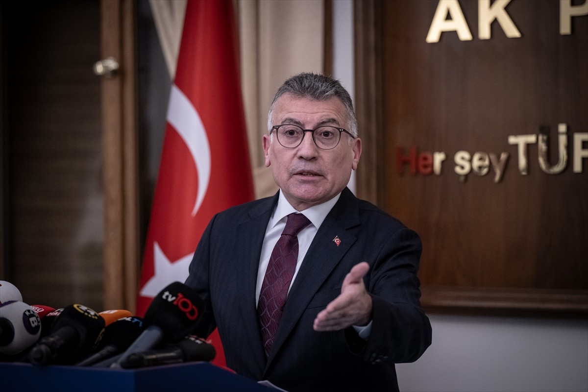 AK Parti TBMM Grup Başkanı Abdullah Güler, TBMM'de basın toplantısı düzenledi.