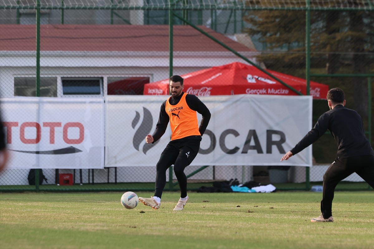 Alagöz Holding Iğdır FK, Trendyol 1. Lig'in 22. haftasında deplasmanda Gençlerbirliği ile yapacağı...