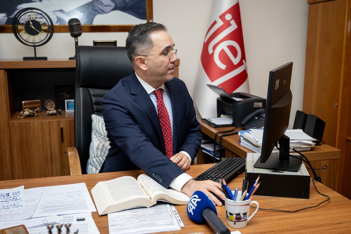 Ankara Üniversitesi (AÜ) İletişim Fakültesi Dekanı Prof. Dr. Fatih Keskin, Anadolu Ajansının (AA)...