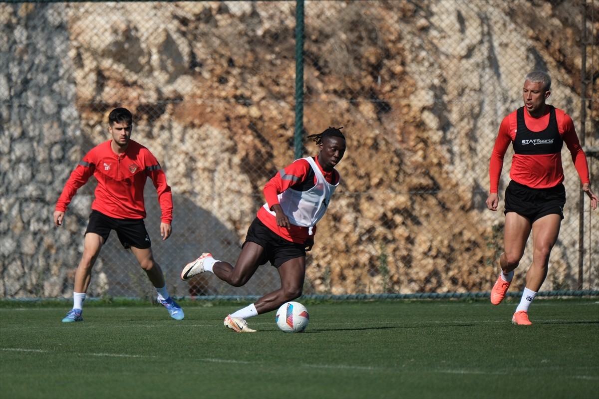 Atakaş Hatayspor, Trendyol Süper Lig'in 22. haftasında sahasında Onvo Antalyaspor ile oynayacağı...